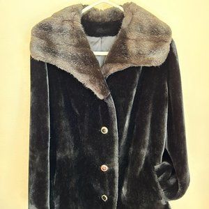 Black Faux Fur with Faux Fur dark Brown collar size 20